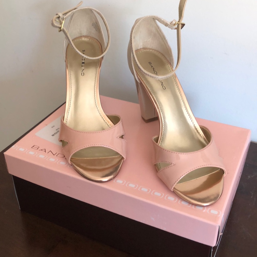 BANDOLINO SIZE 7 CHUNKY HEELS NIB
